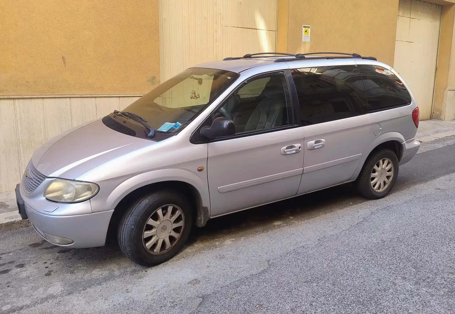 Chrysler Voyager Voyager III 2001 2.5 crd LX Grigio - 1