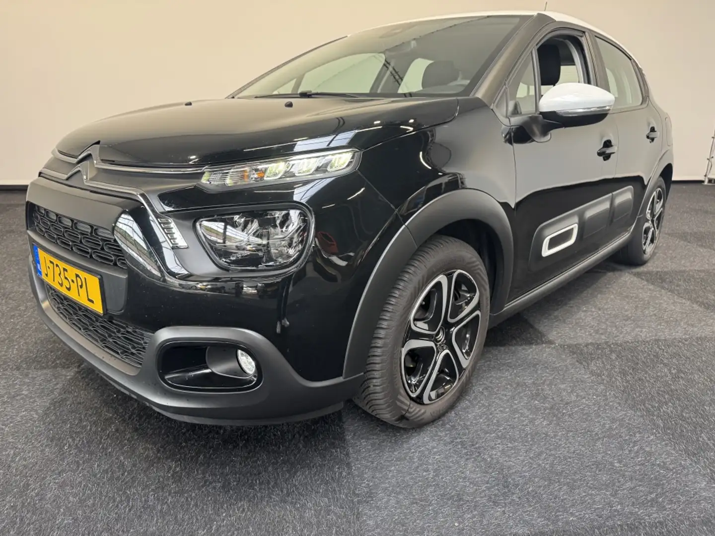 Citroen C3 1.2 PT Feel 16 inch Airco Apple car play trekhaak Zwart - 2