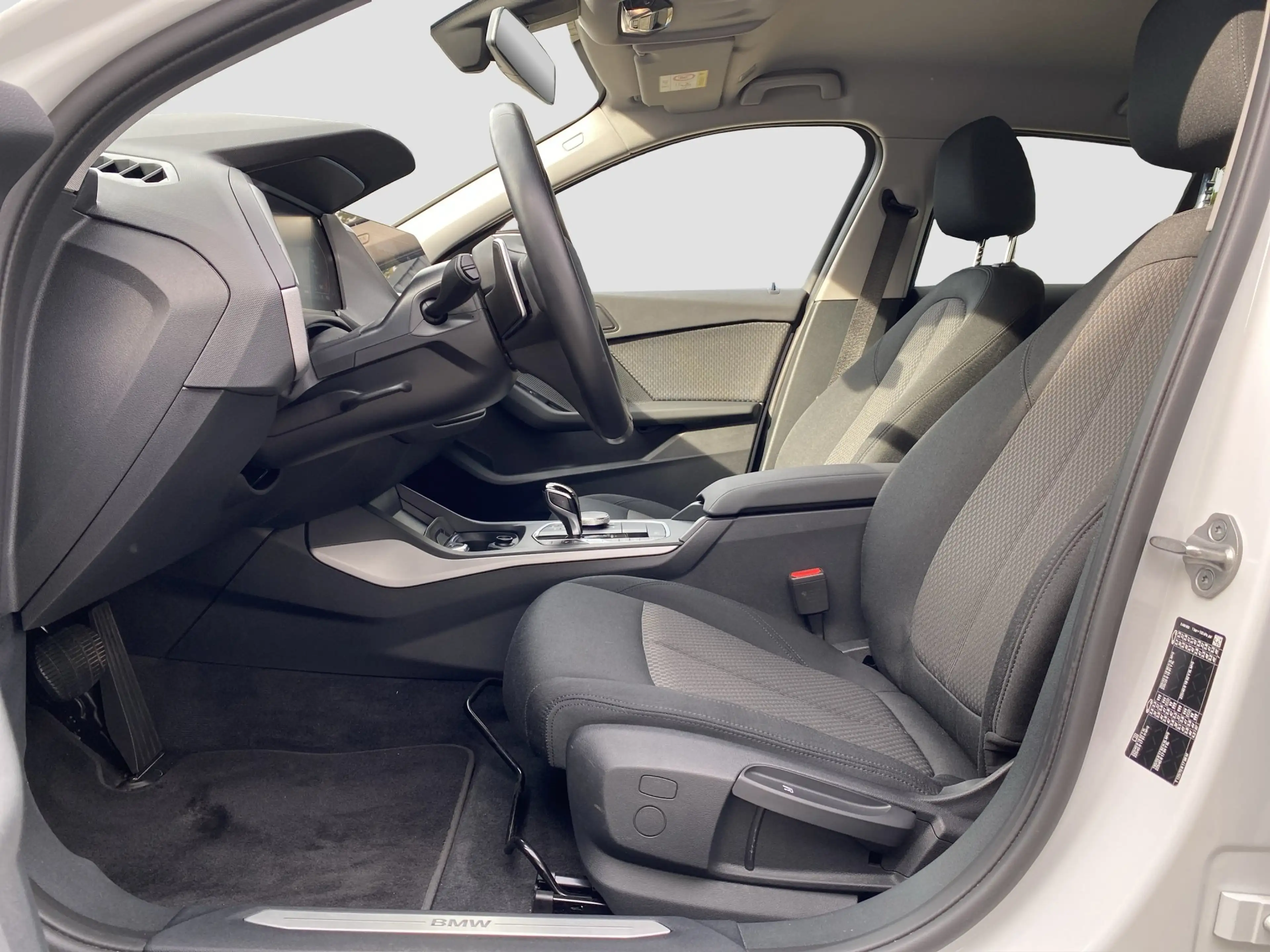 BMW 120 i Advantage LED ACC DrvAss HUD Navi RFK DAB — photo 11