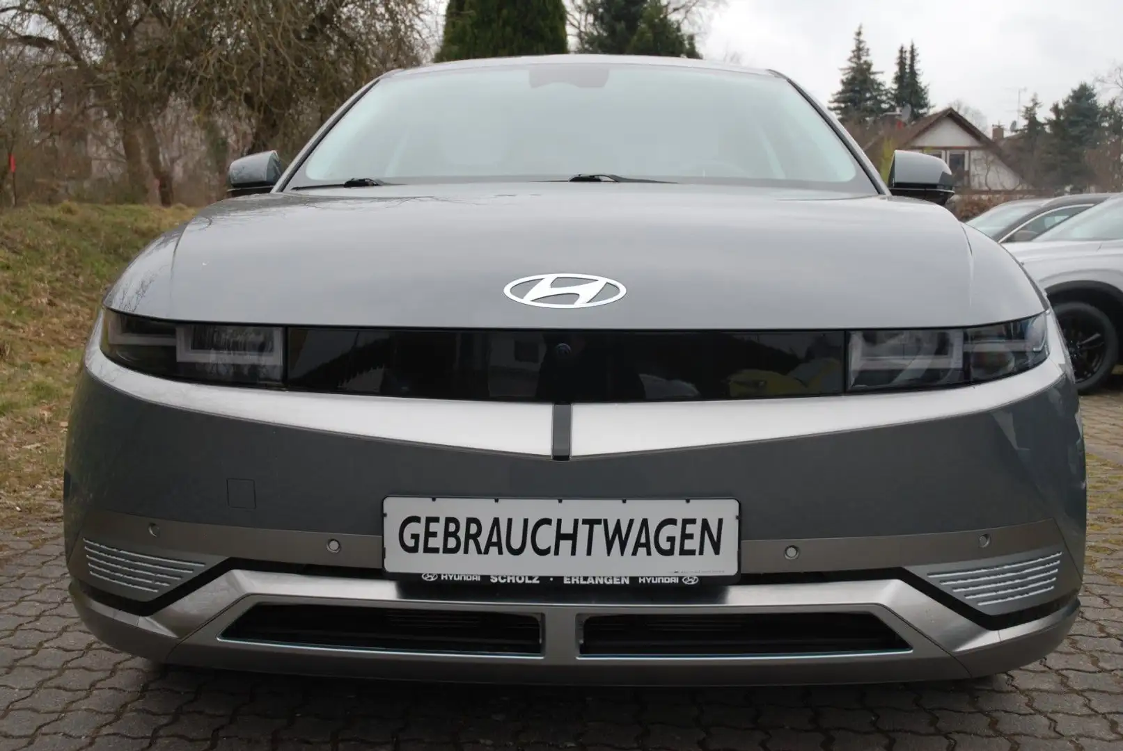 Hyundai IONIQ 5 77,4 kWh Allradantrieb Unique Assistpak Grau - 2