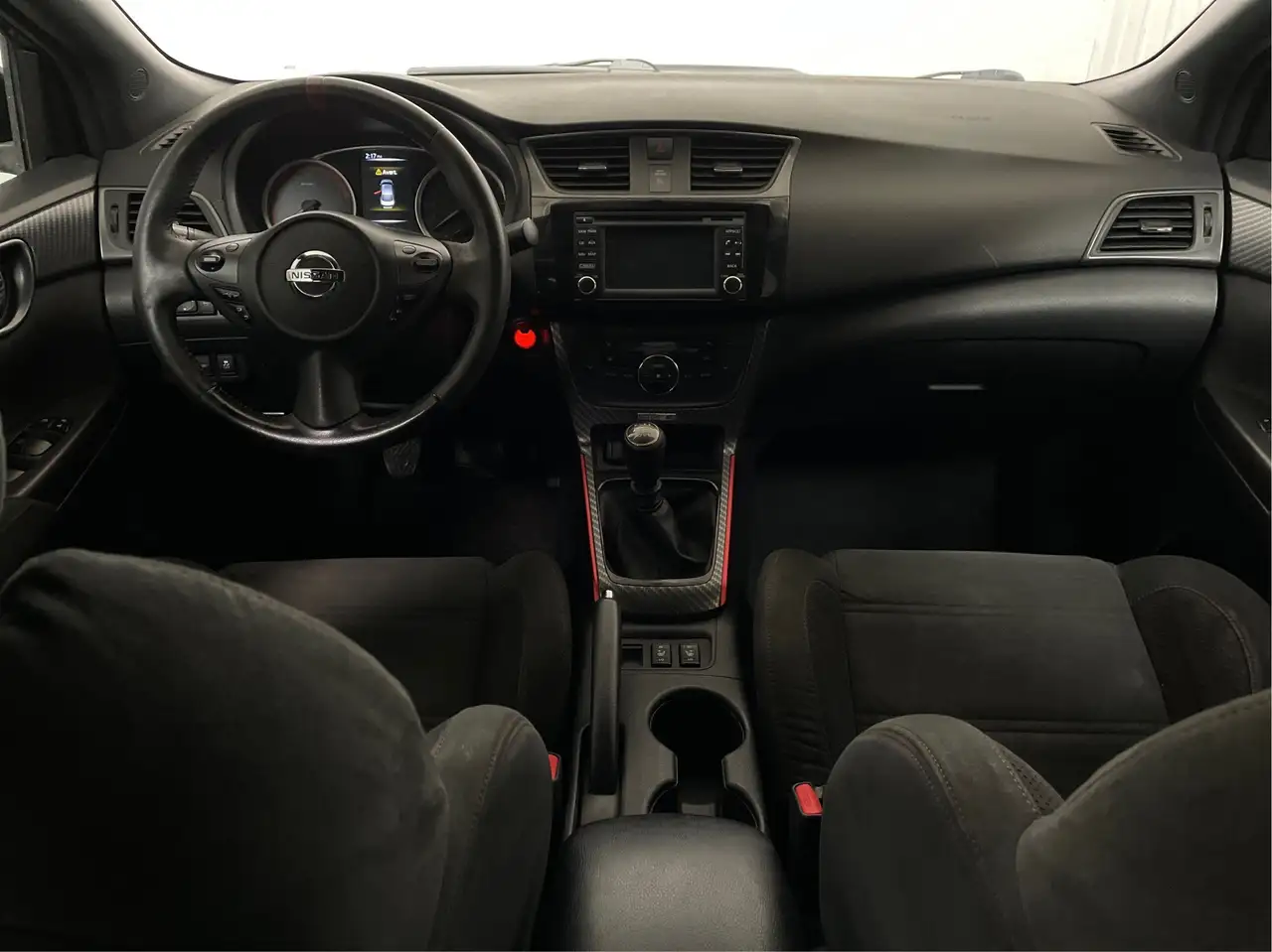 Nissan Sentra снимка Nissan Sentra