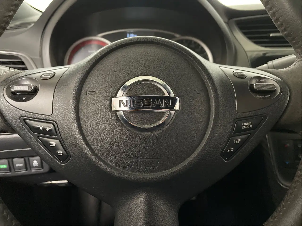 Nissan Sentra снимка Nissan Sentra