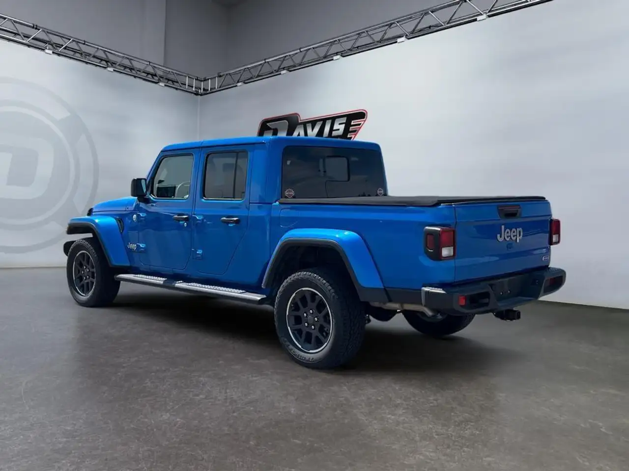 Jeep Gladiator photo Jeep Gladiator