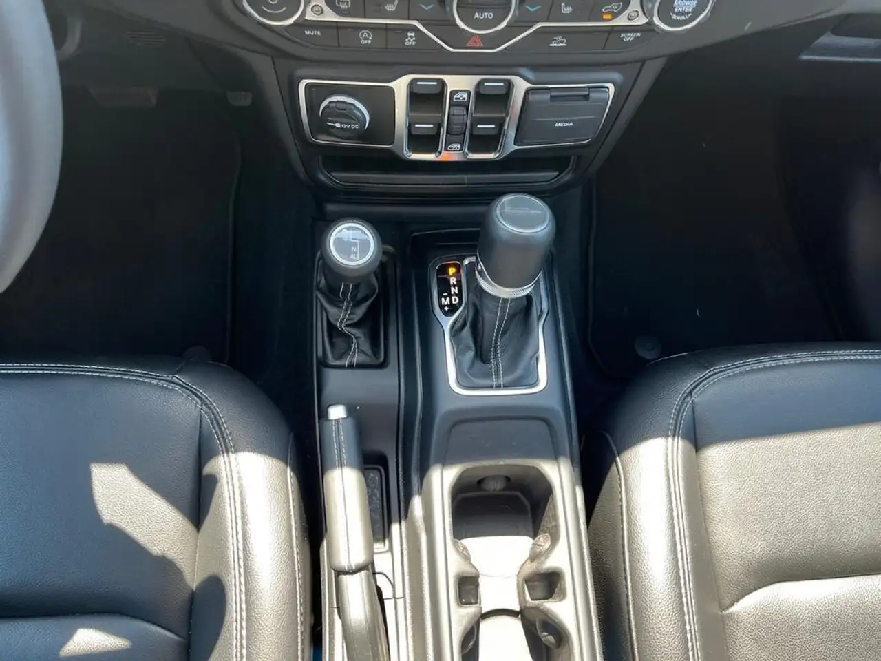 Jeep Gladiator photo Jeep Gladiator