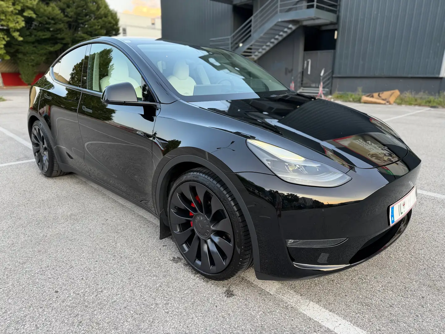 Tesla Model Y Model Y AWD 79kWh Performance Performance Schwarz - 1