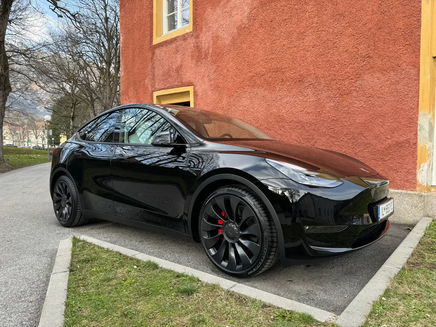 Tesla Model Y Model Y AWD 79kWh Performance Performance Schwarz - 2