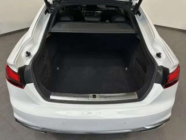 Audi A5 view 6
