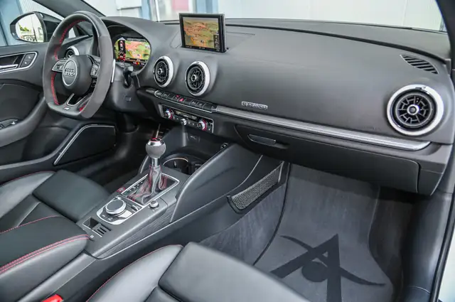 Audi RS3 view 11