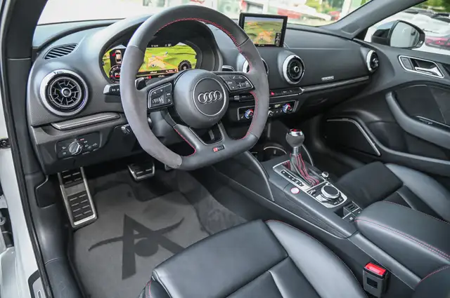 Audi RS3 view 9