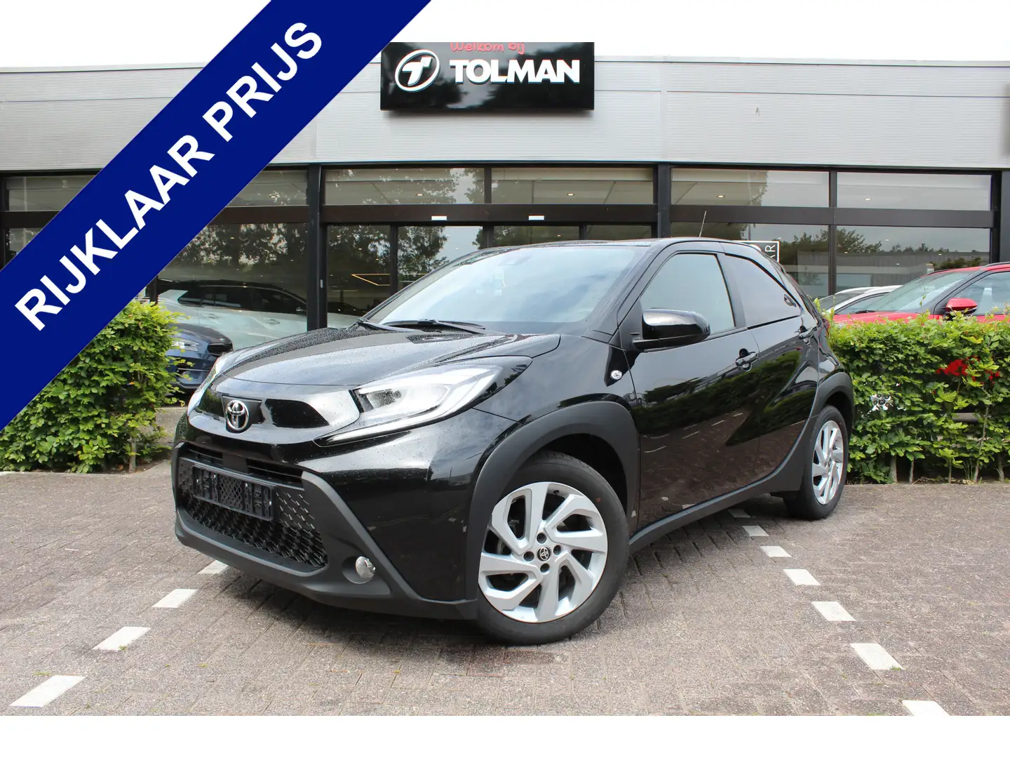 Toyota Aygo X 1.0 VVT-i MT First | Rijklaar | Stoelverw. | LED | Zwart - 1