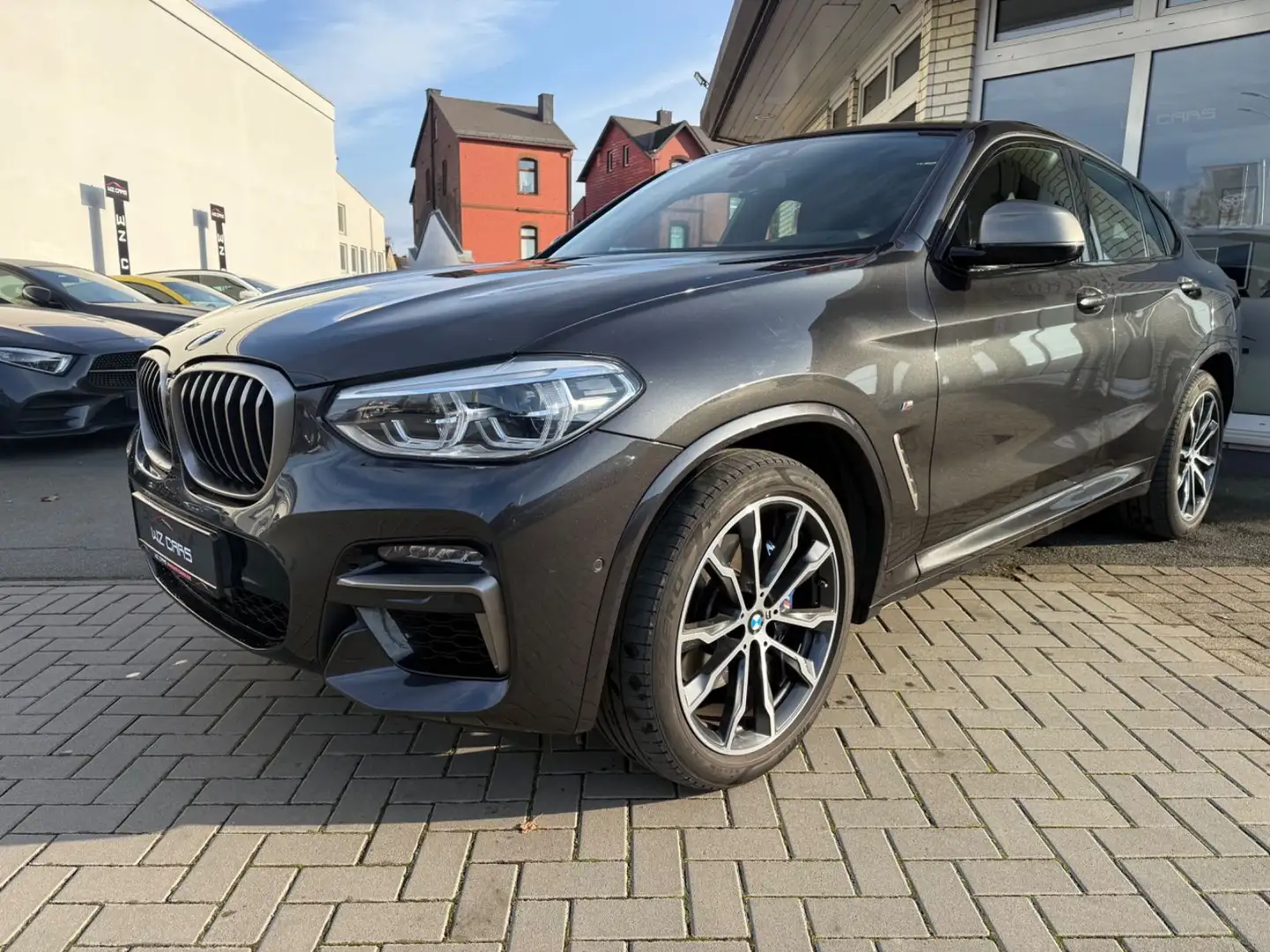 BMW X4 M Grau - 1