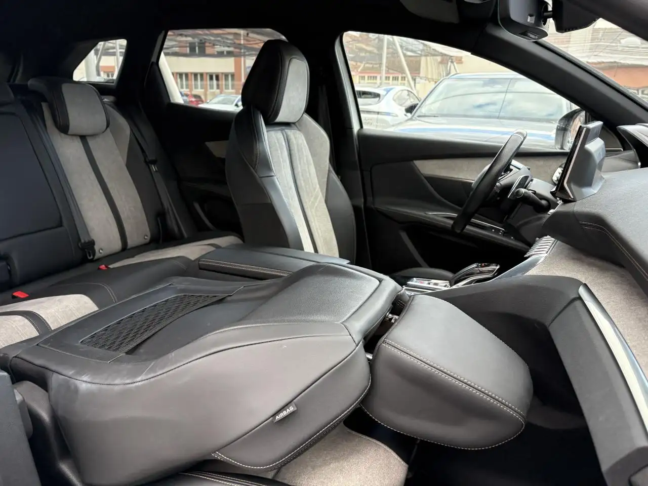 Peugeot 3008 3008 Plug-In Hybrid — photo 8