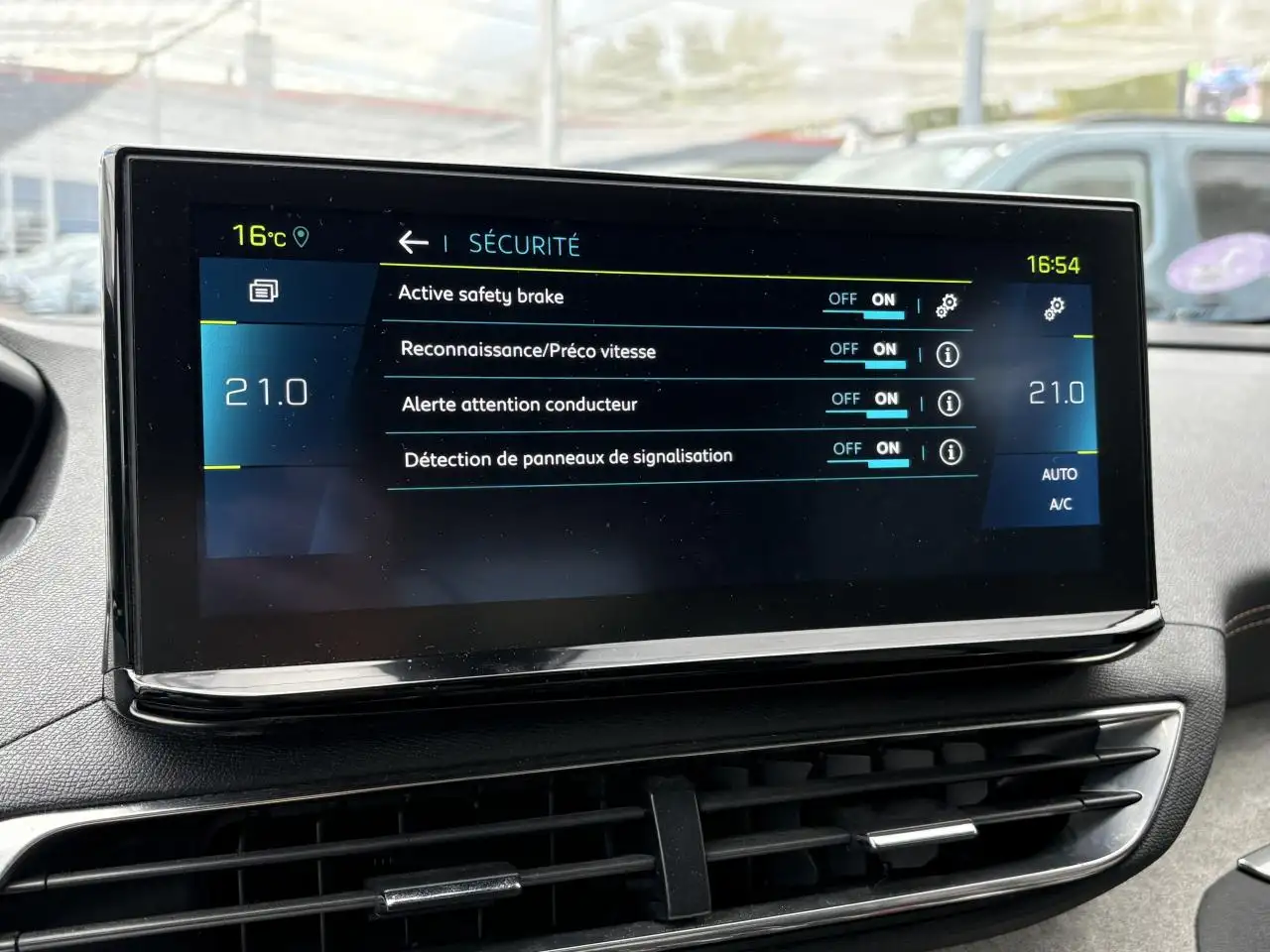 Peugeot 3008 3008 Plug-In Hybrid — photo 25