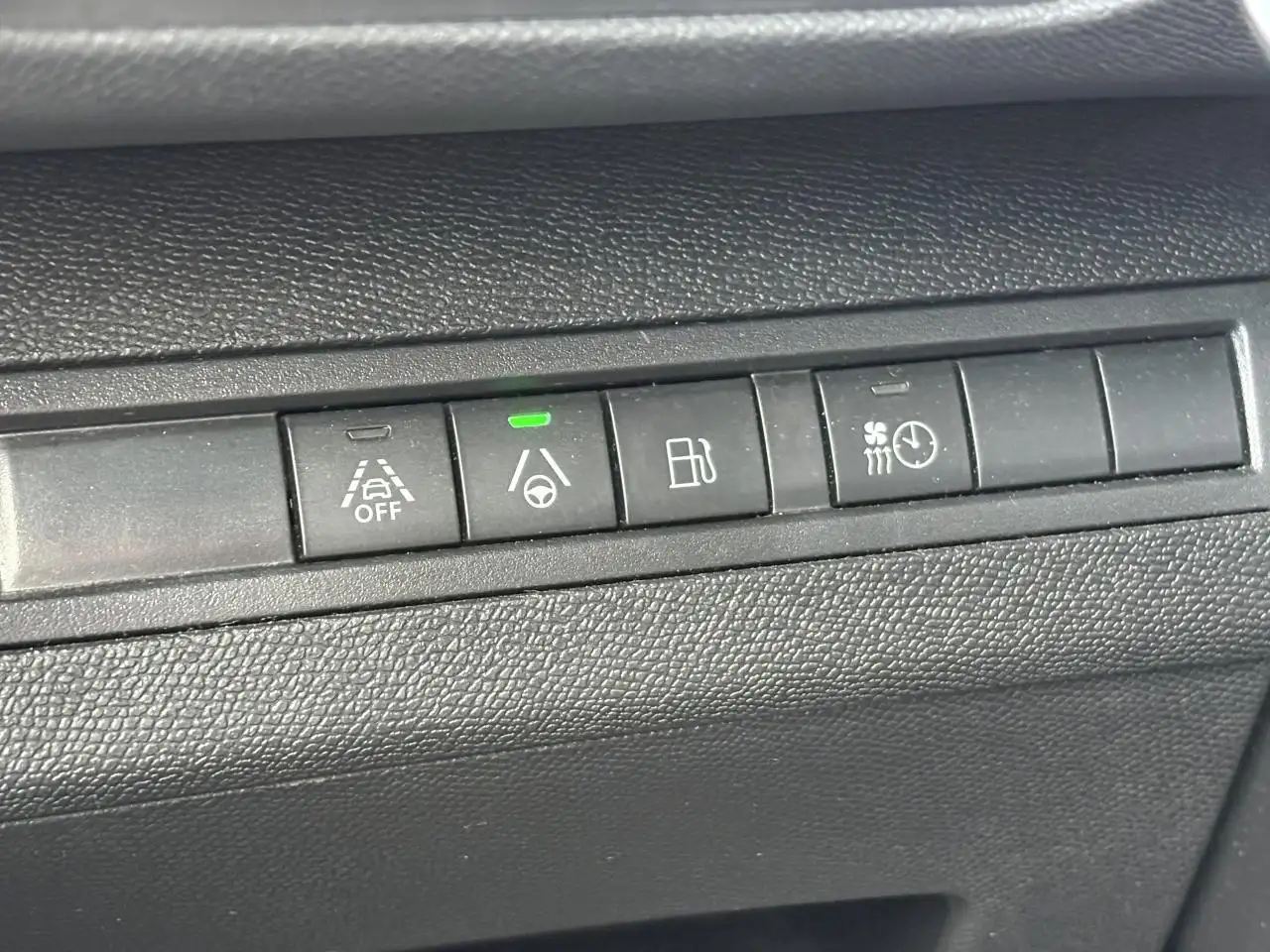 Peugeot 3008 3008 Plug-In Hybrid — photo 42