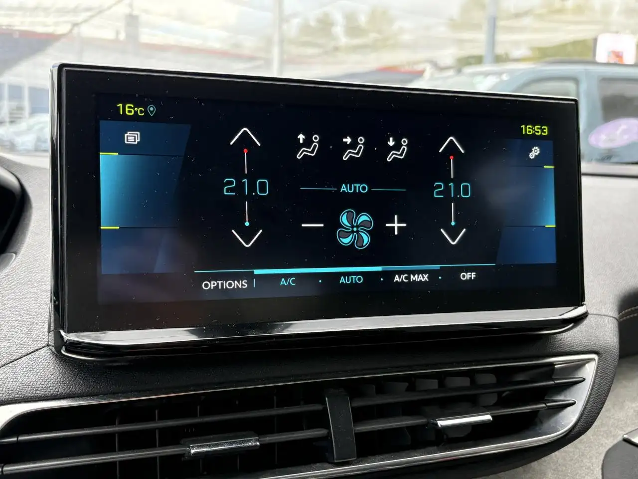 Peugeot 3008 3008 Plug-In Hybrid — photo 15