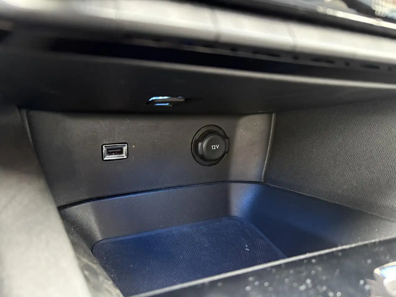 Peugeot 3008 3008 Plug-In Hybrid — photo 41