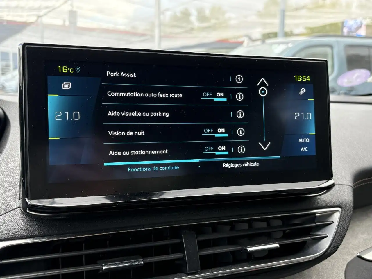 Peugeot 3008 3008 Plug-In Hybrid — photo 18