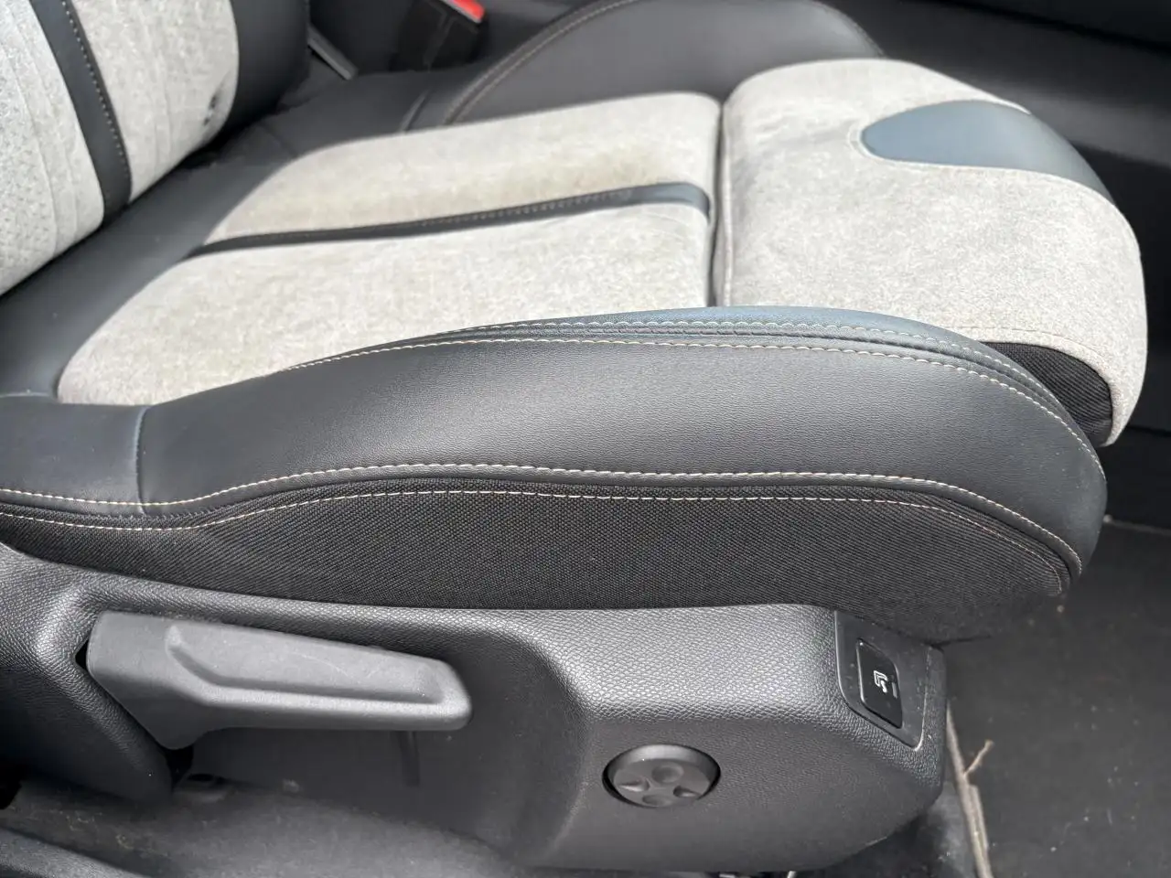 Peugeot 3008 3008 Plug-In Hybrid — photo 10