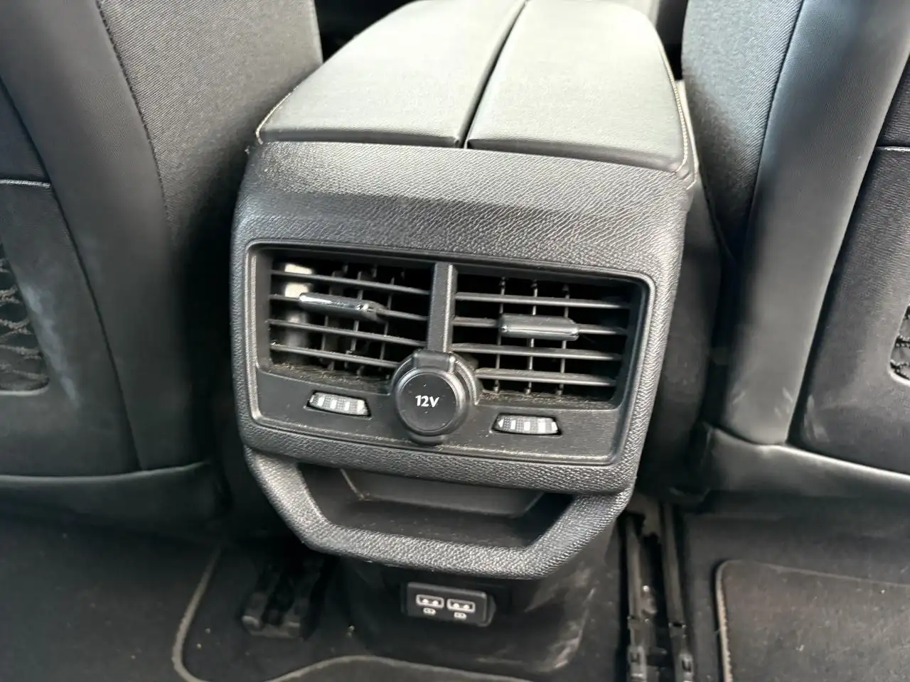 Peugeot 3008 3008 Plug-In Hybrid — photo 12