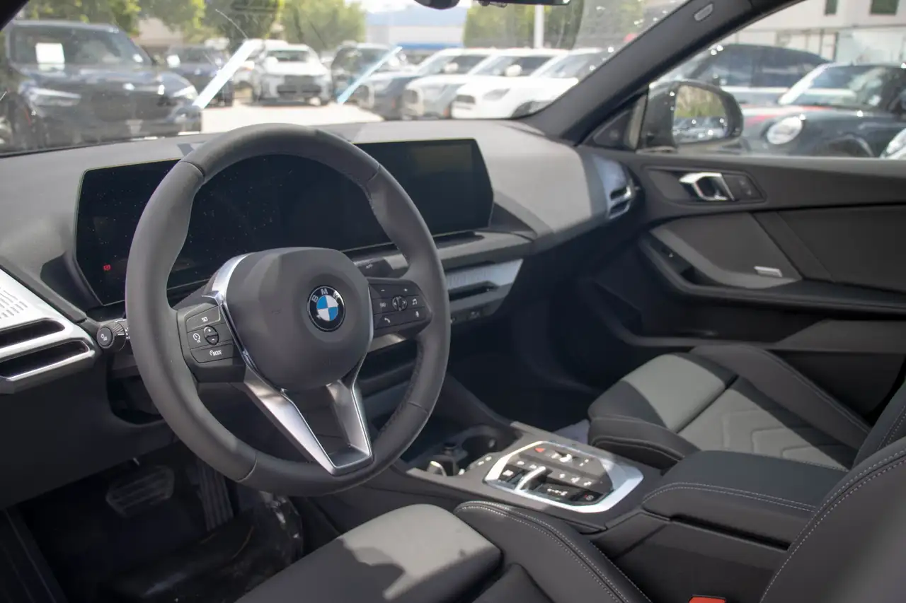 BMW 2 Series снимка BMW 2 Series