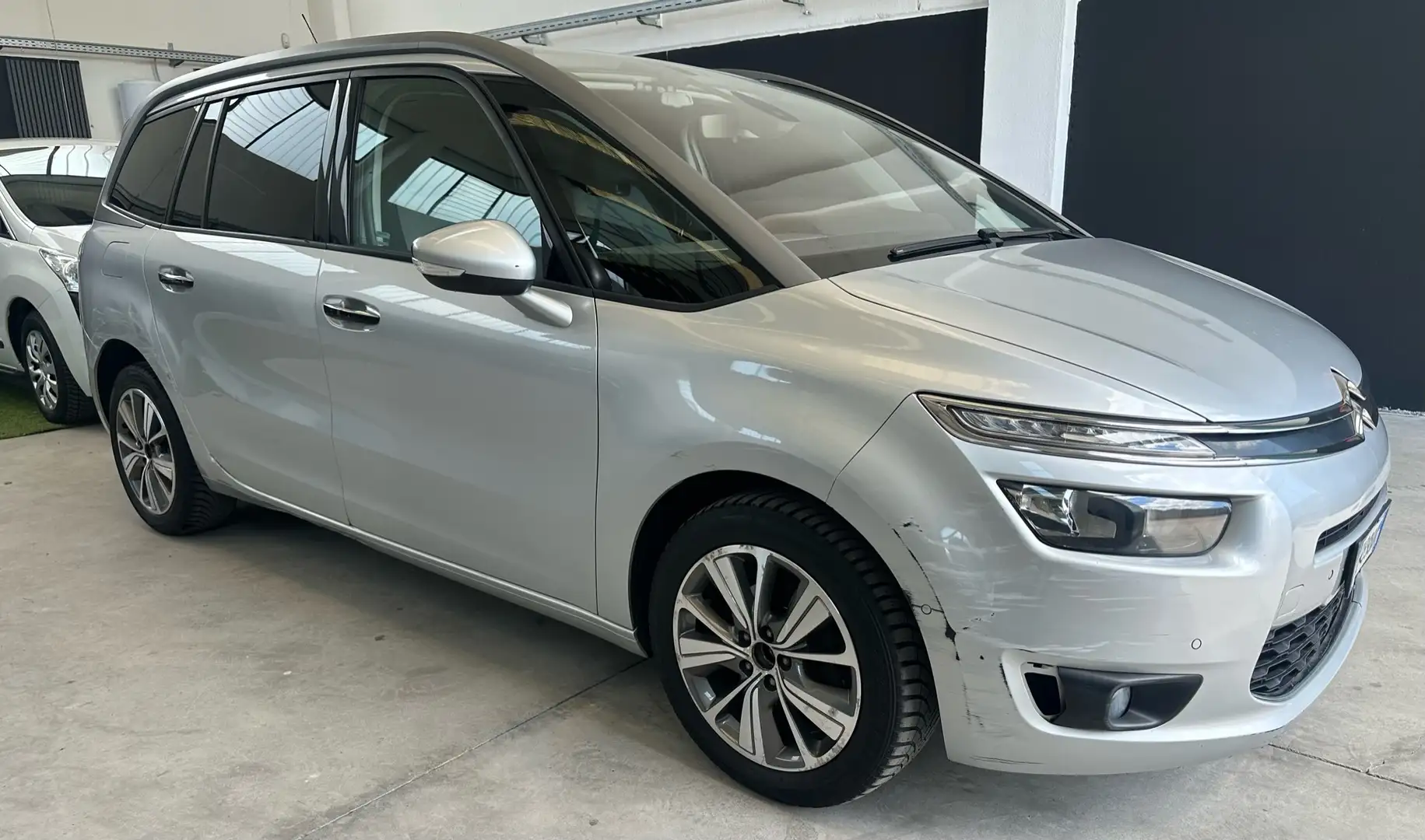 Citroen Grand C4 Picasso 2.0 hdi Exclusive 150cv Grau - 2