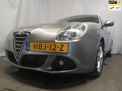 Alfa Romeo Giulietta 1.6 JTDm Distinctive - Schade