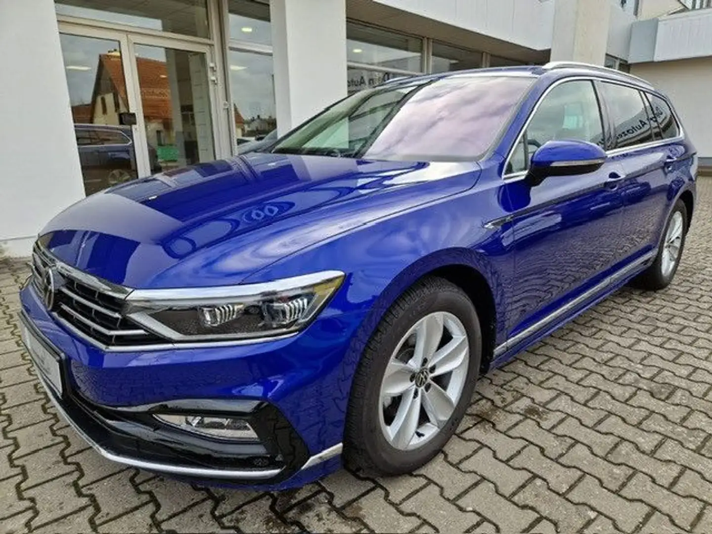 Volkswagen Passat Variant 2.0 TDI Eelegance  DSG Garantie Blauw - 2