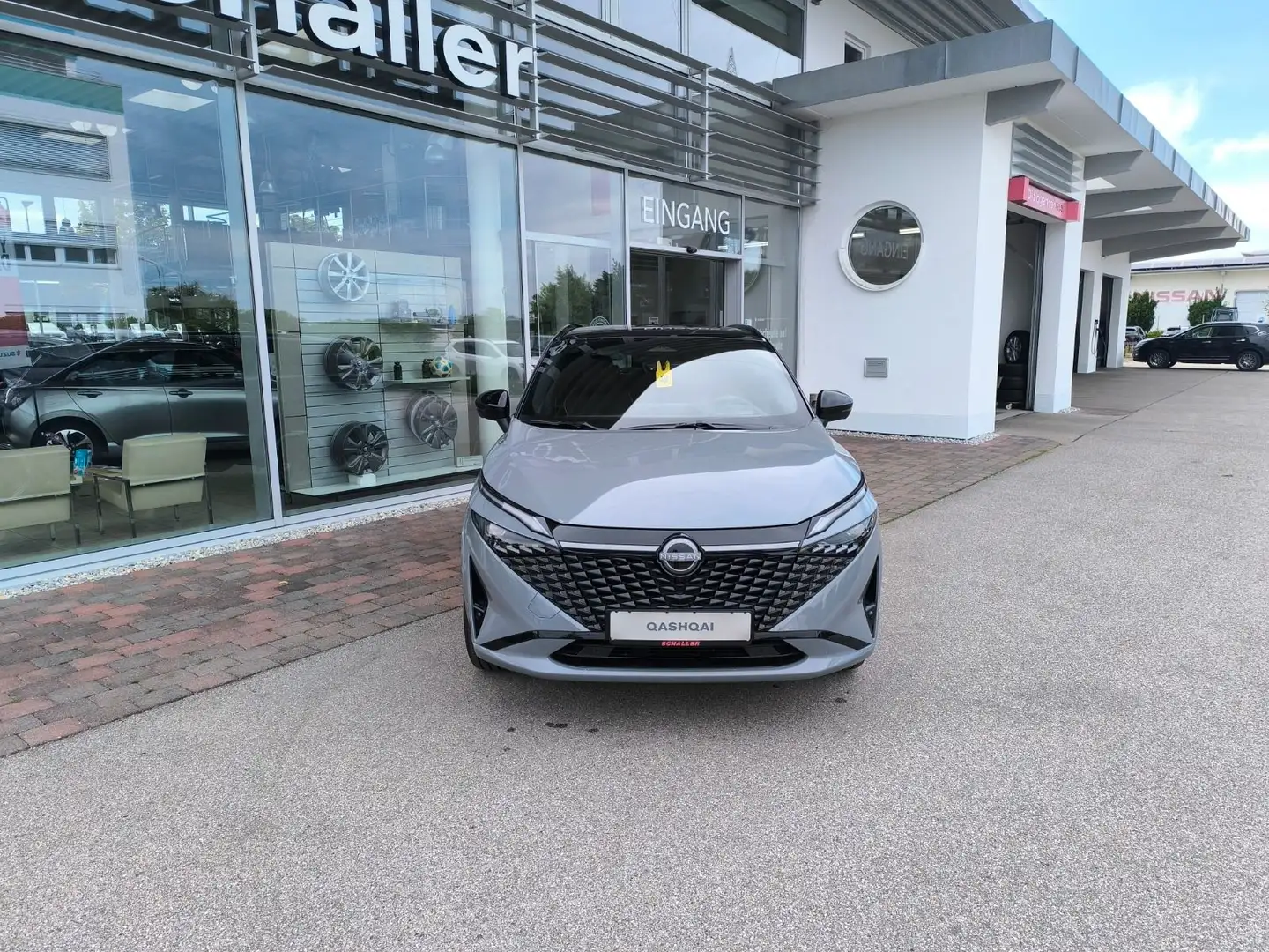 Nissan Qashqai 1.5 VC-T e-POWER AT N-Design Komfortplus Grau - 2