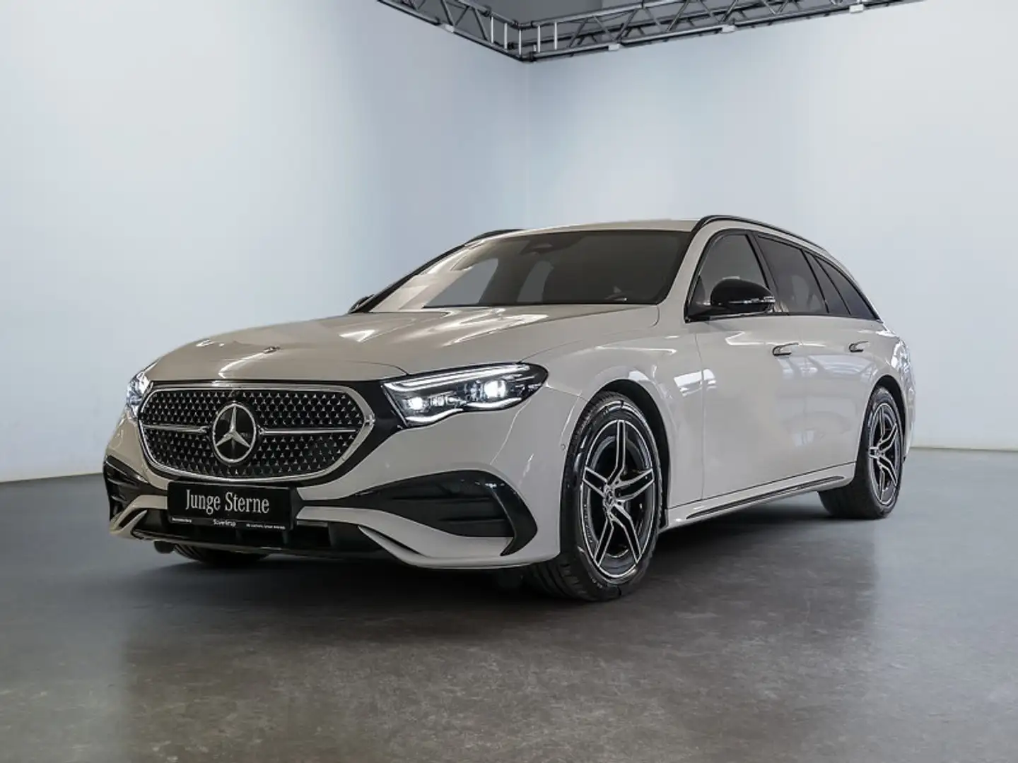 Mercedes-Benz E 300 T de 4M , AMG BURM NIGHT PREMIUM MEMO 360 Weiß - 2