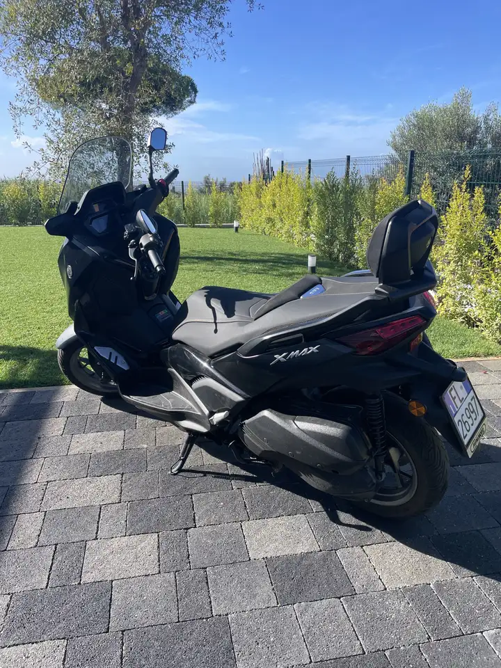 Yamaha X-Max 300