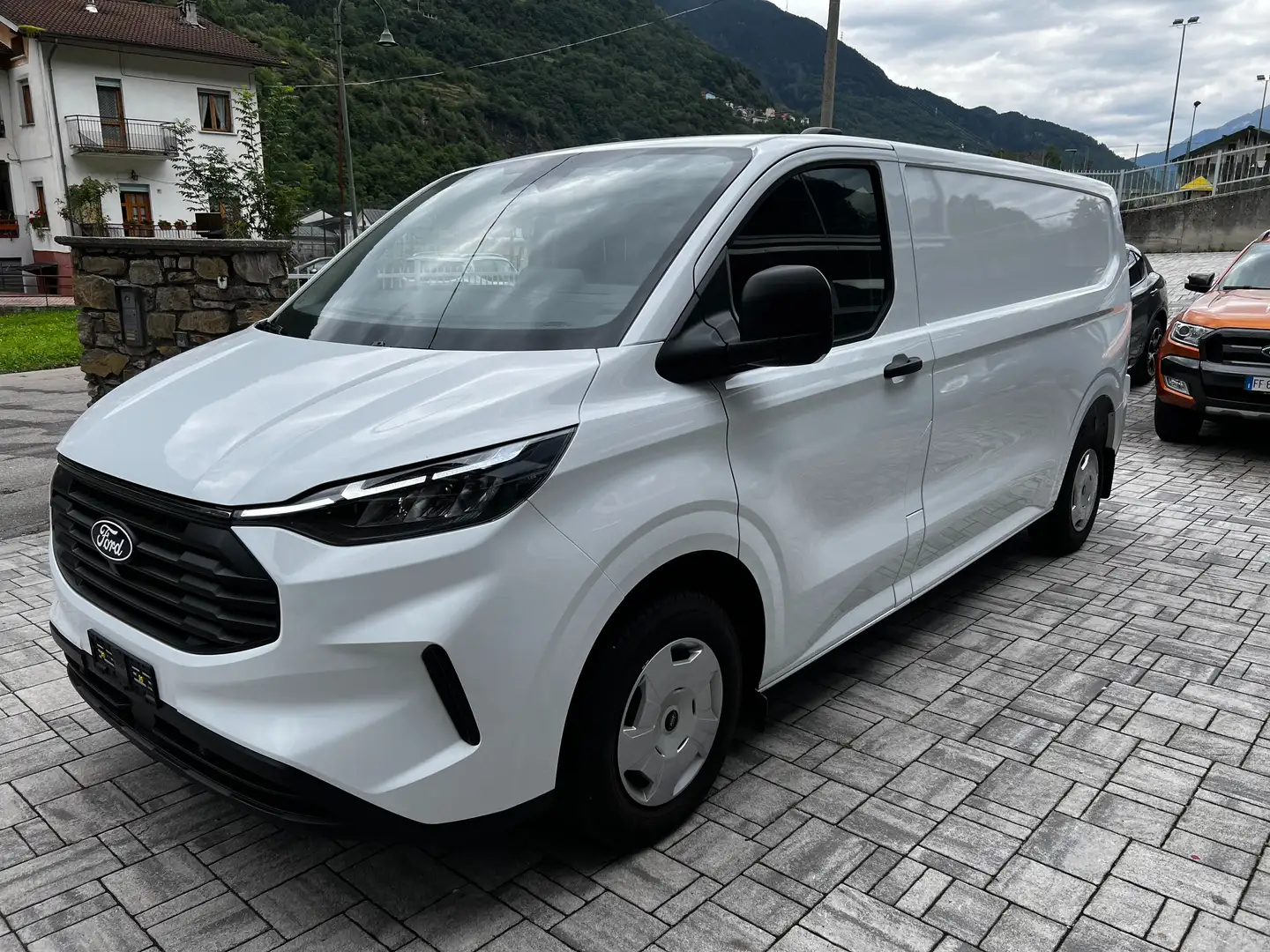 Ford Transit Custom Van Trend 2.0 170cv A8 AWD 320 White - 1