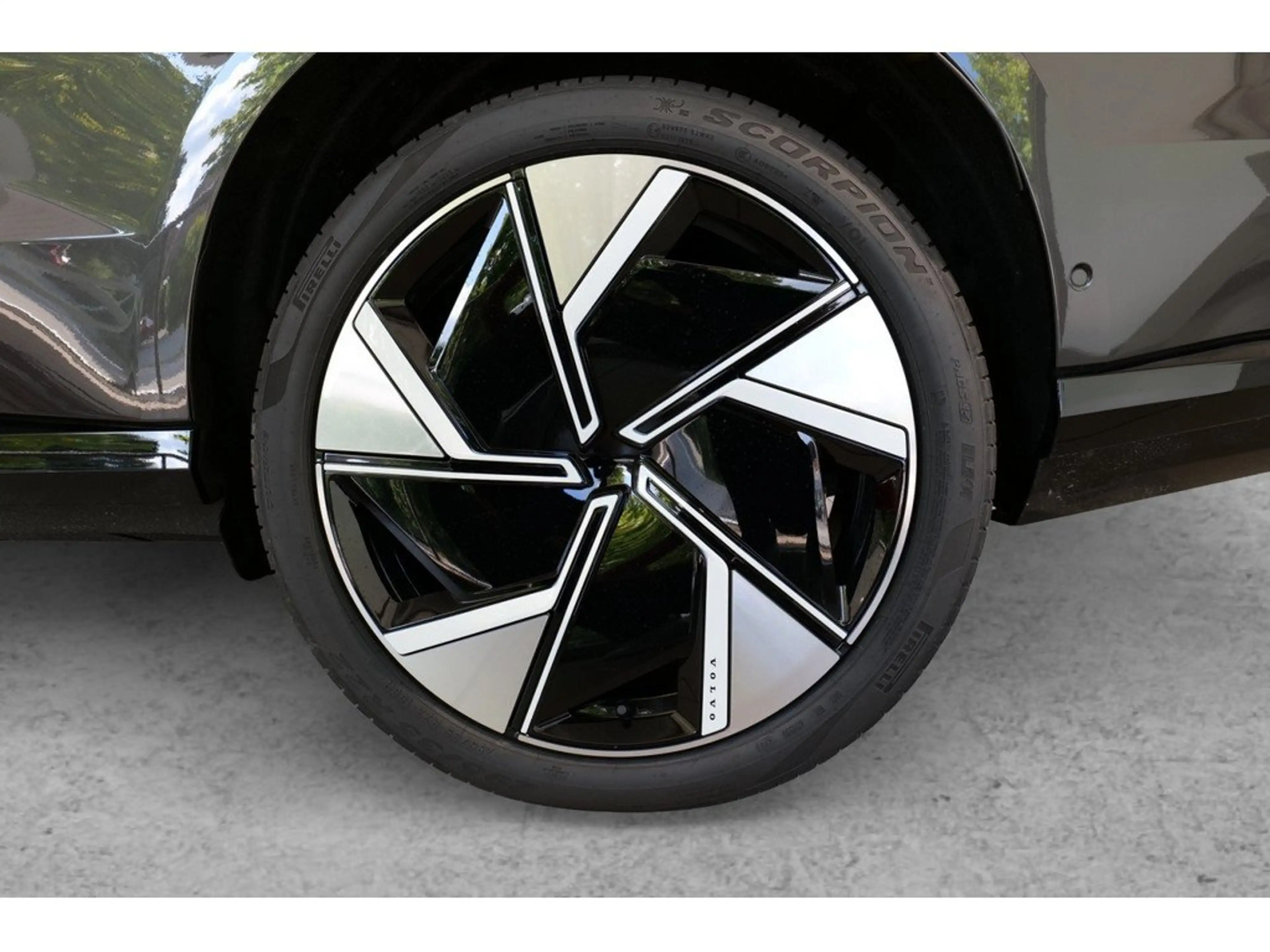 Volvo EX90 Ultra Performance Pure Electric AWD 360° — photo 7