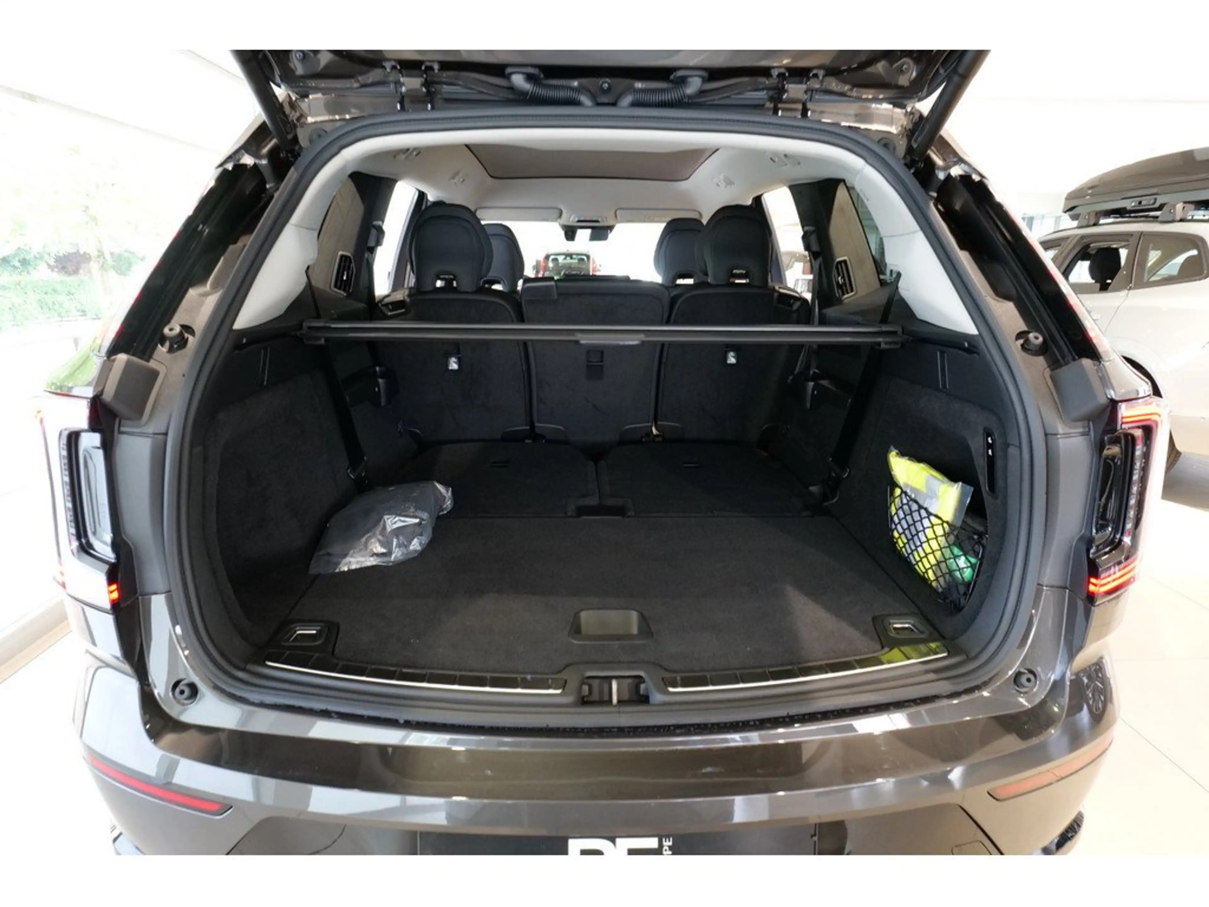 Volvo EX90 Ultra Performance Pure Electric AWD 360° — photo 15