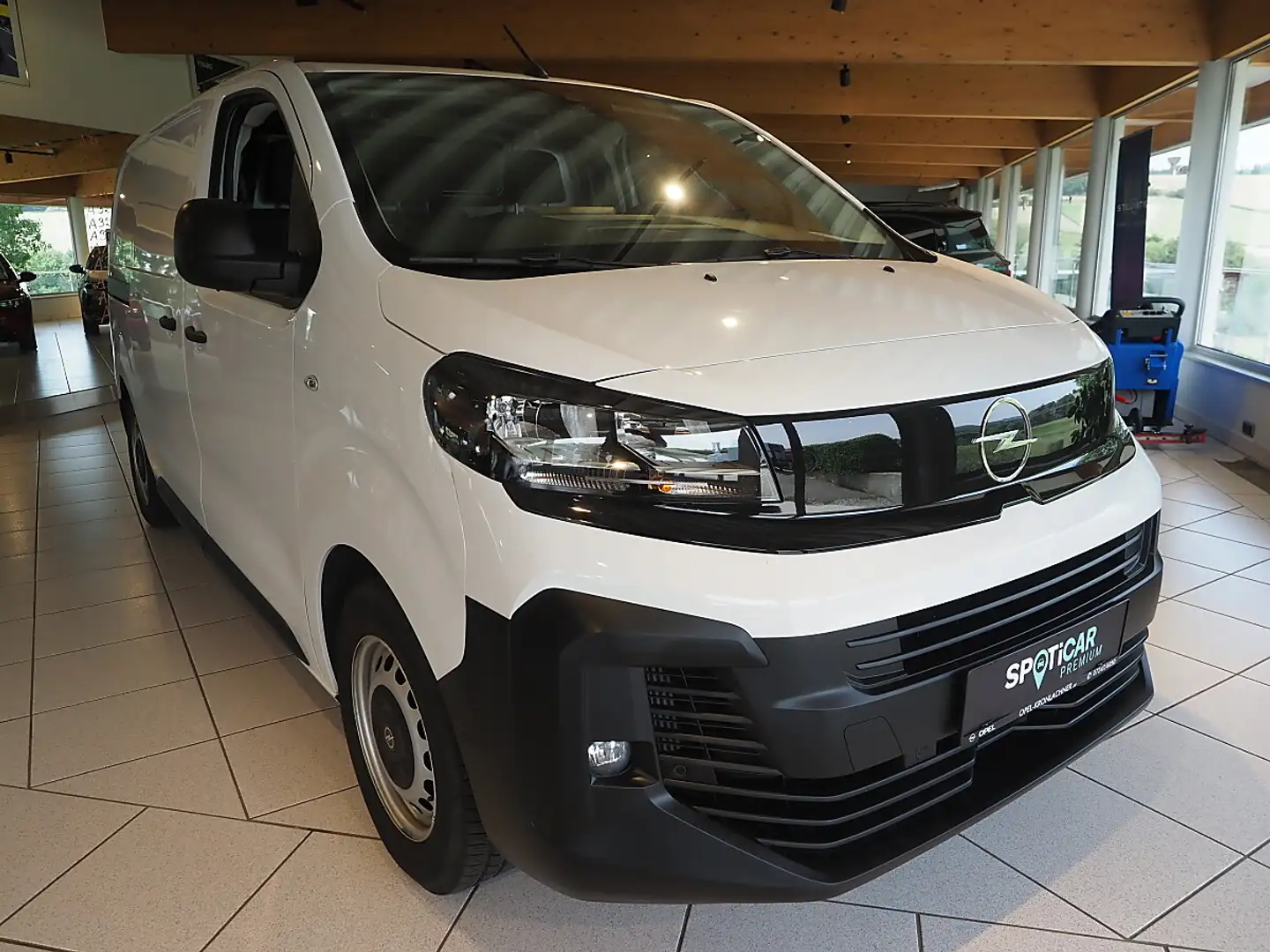Opel Vivaro BlueHDi 120 S&S M Weiß - 2