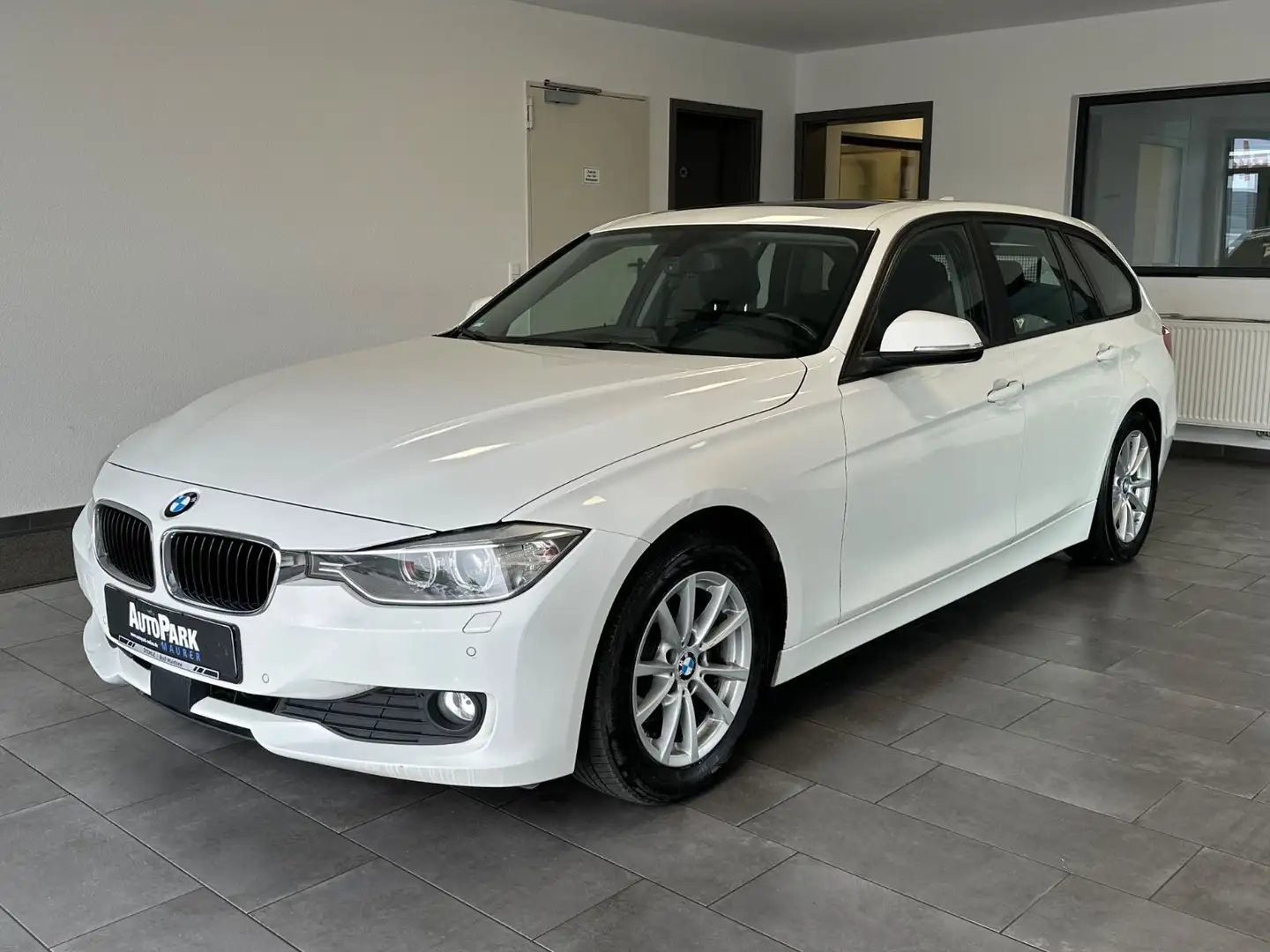 BMW 320 d Effi. Dynamics Edition Luxury+Pano*Xenon Weiß - 1