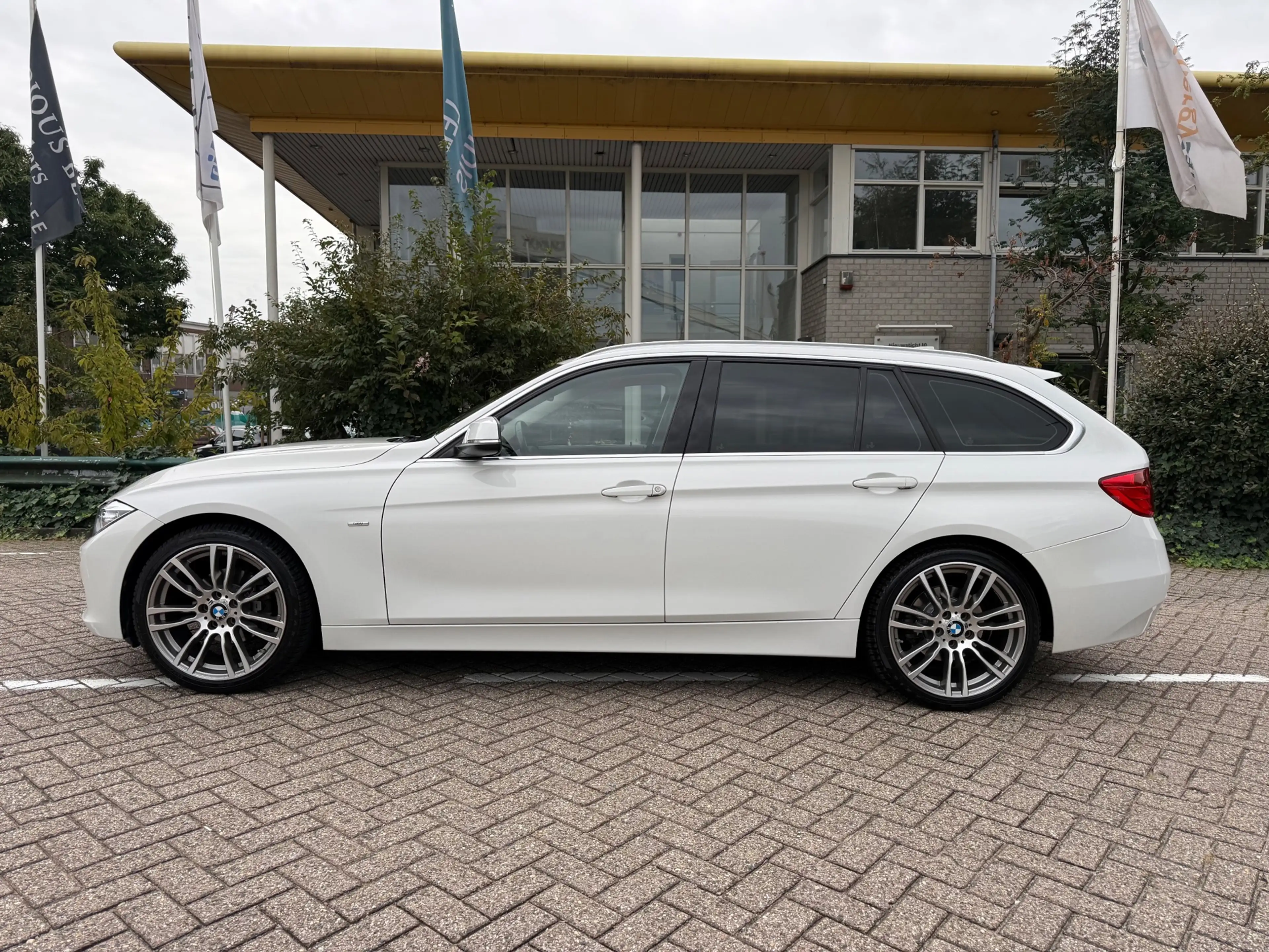 BMW 316 3-serie Touring 316i High Executive — photo 5