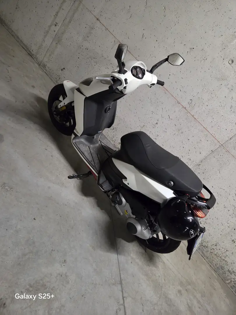 Aprilia Biały - 2