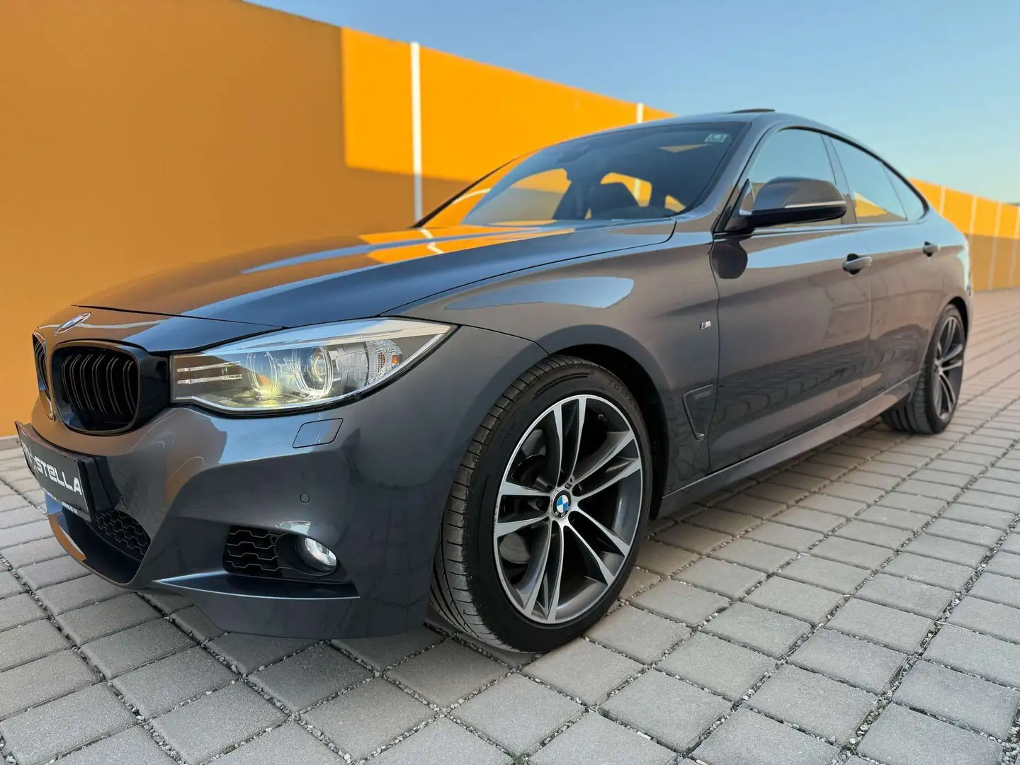 BMW 330 d Gran Turismo M-Sportpaket/Pano/Leder/4xSHZG Grau - 1