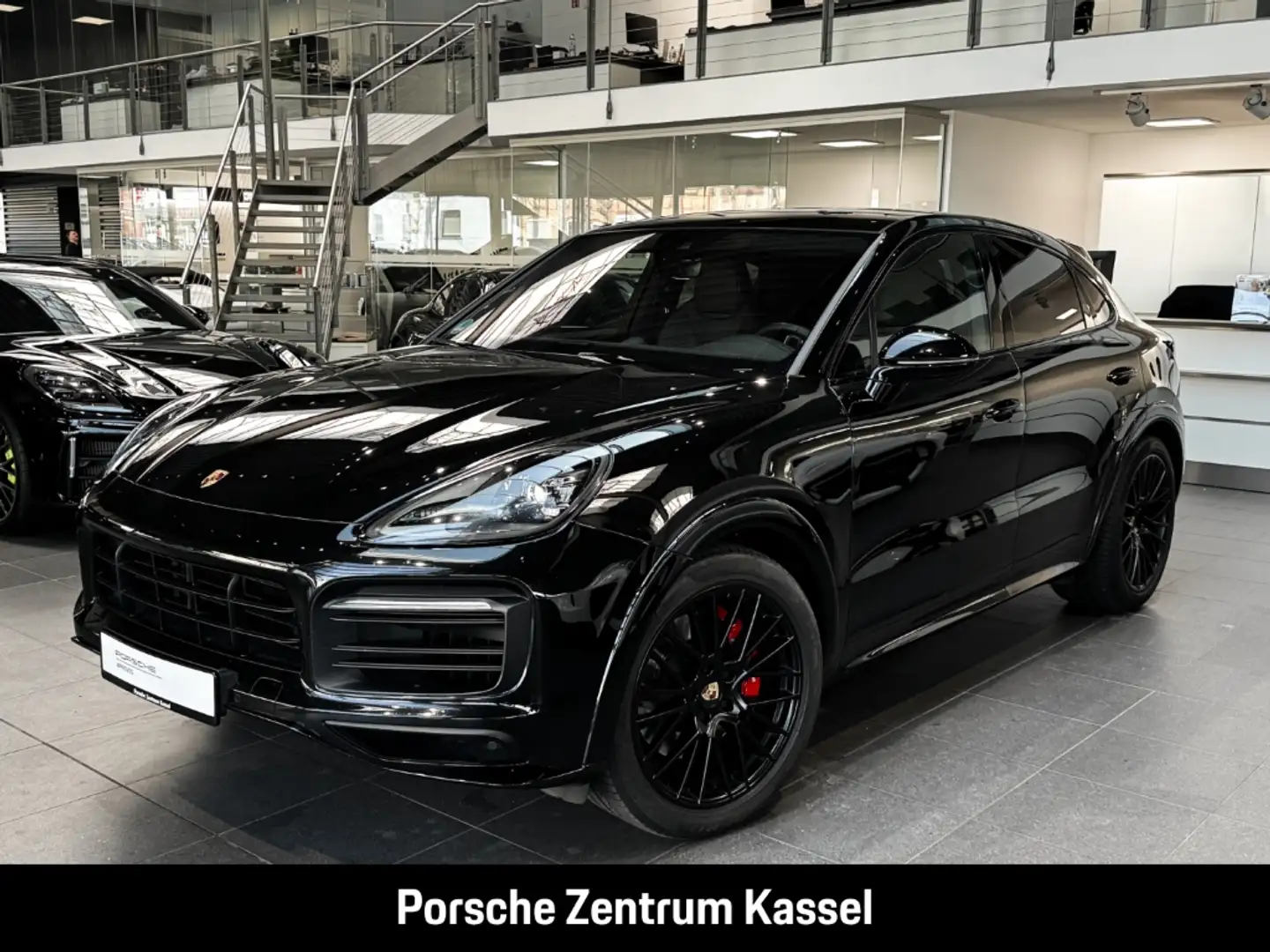 Porsche Cayenne GTS Coupe Park-Assistent Negro - 1