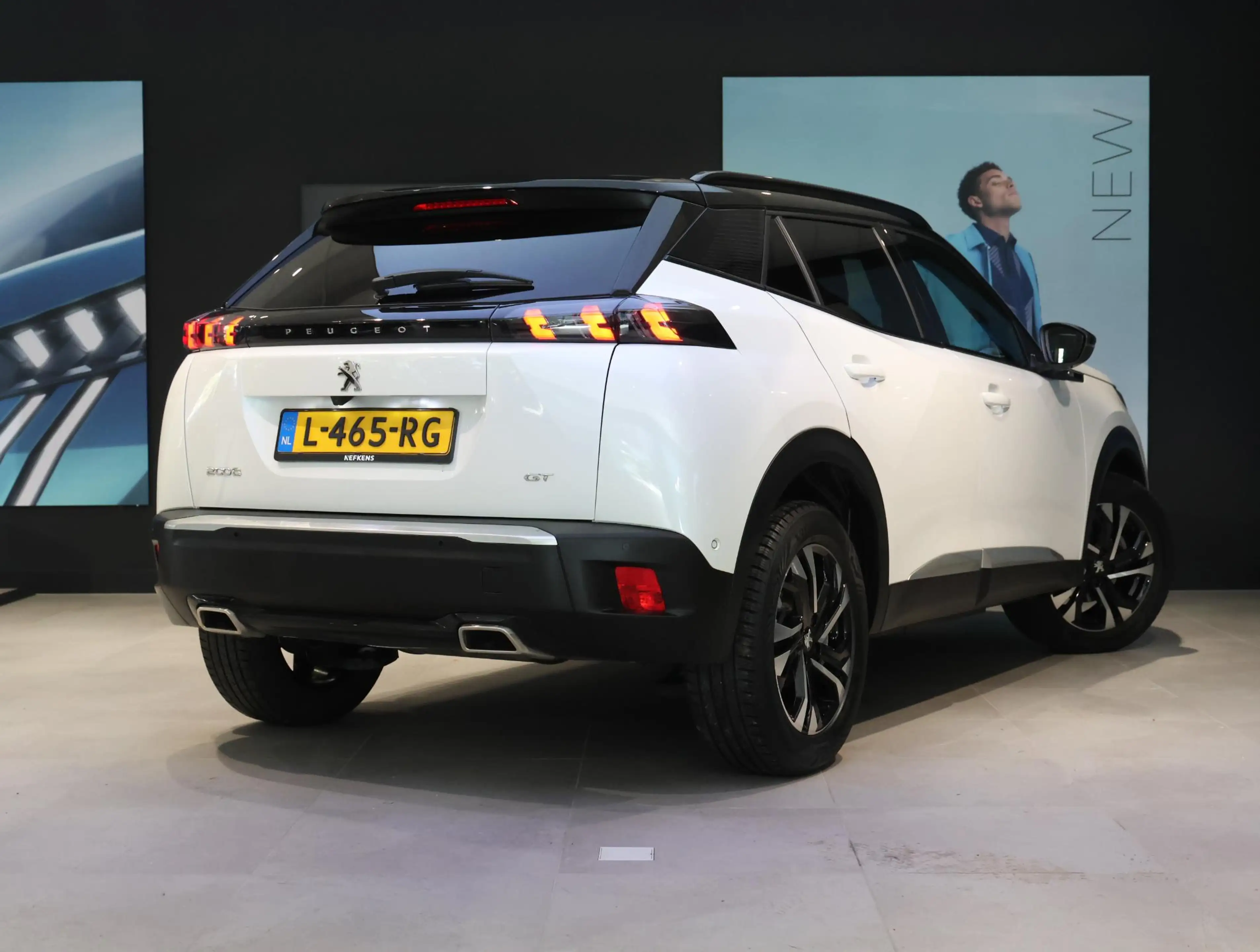 Peugeot 2008 SUV 1.2 130 pk GT Automaat | Camera | Keyless | Sf — photo 3