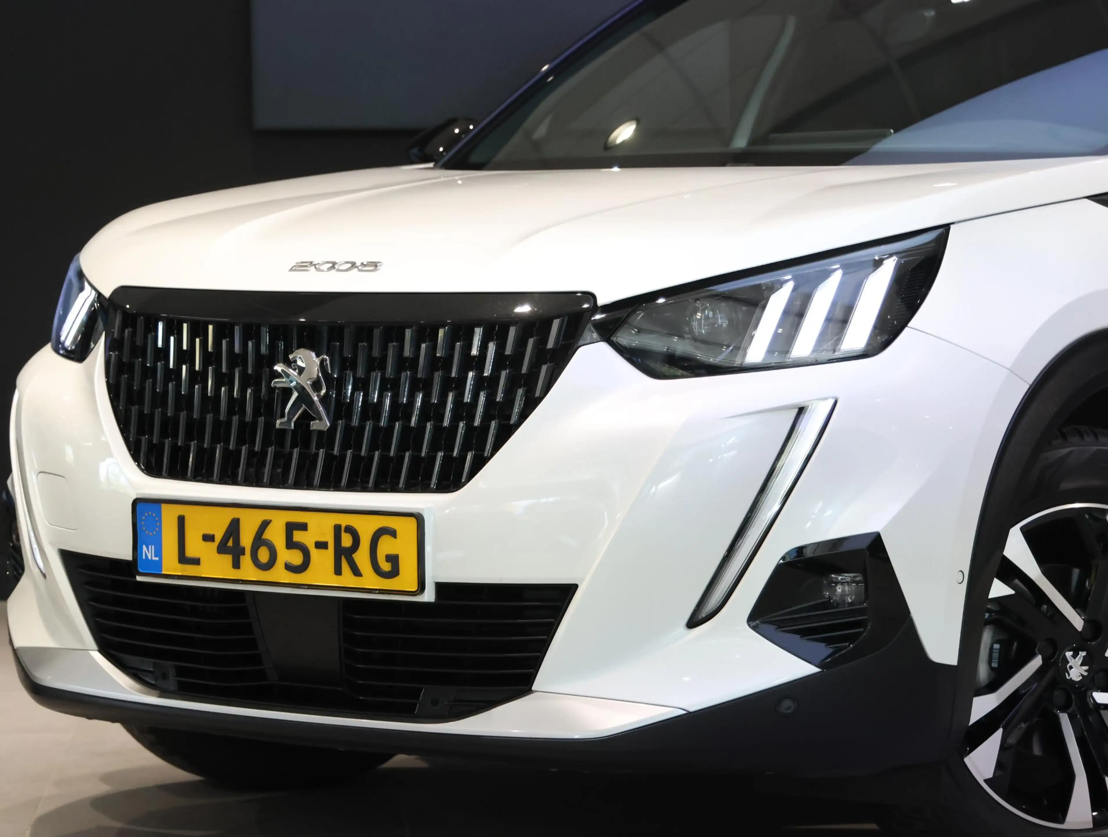 Peugeot 2008 SUV 1.2 130 pk GT Automaat | Camera | Keyless | Sf — photo 8