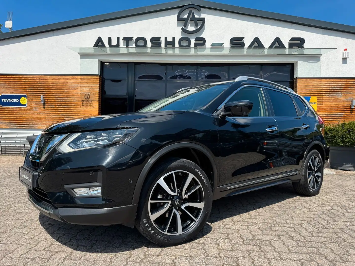 Nissan X-Trail Tekna/LEDER/360°/PANO/NAVI Schwarz - 1
