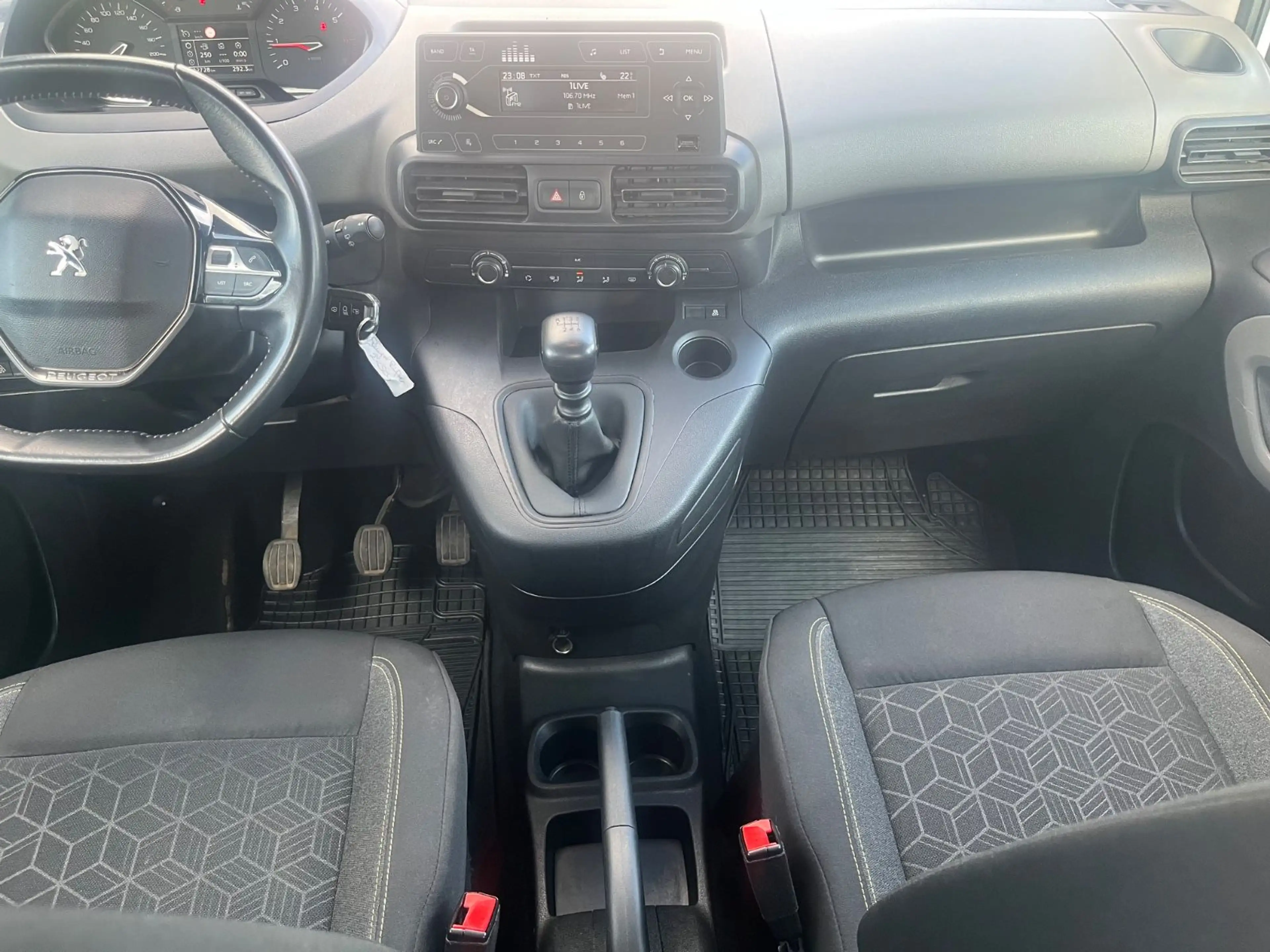 Peugeot Rifter Active L2 / 1.Hand / Klima — photo 9