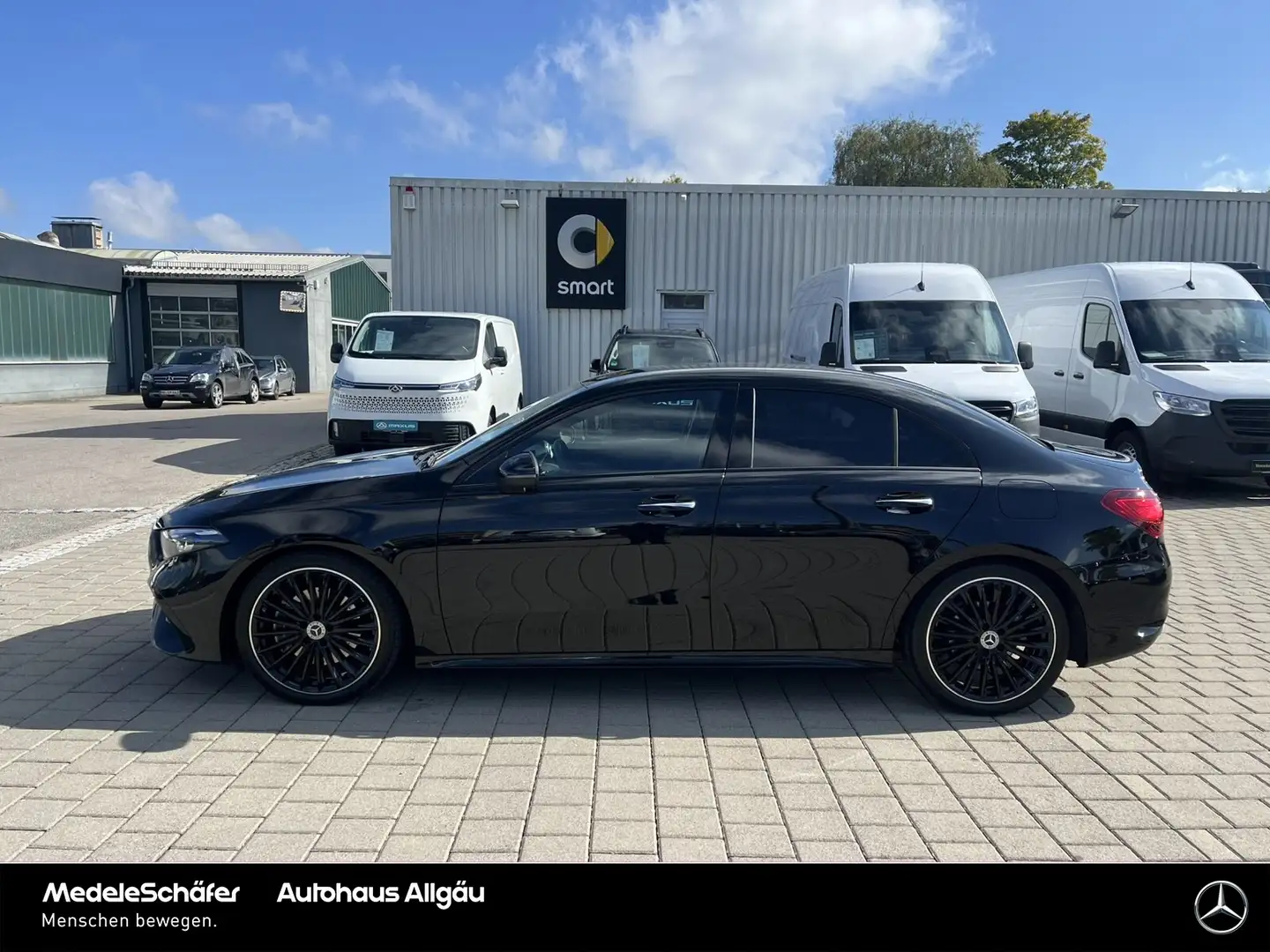 Mercedes-Benz A 220 A 220 d Limousine AMG Night 19" Keyless Ambiente Noir - 2