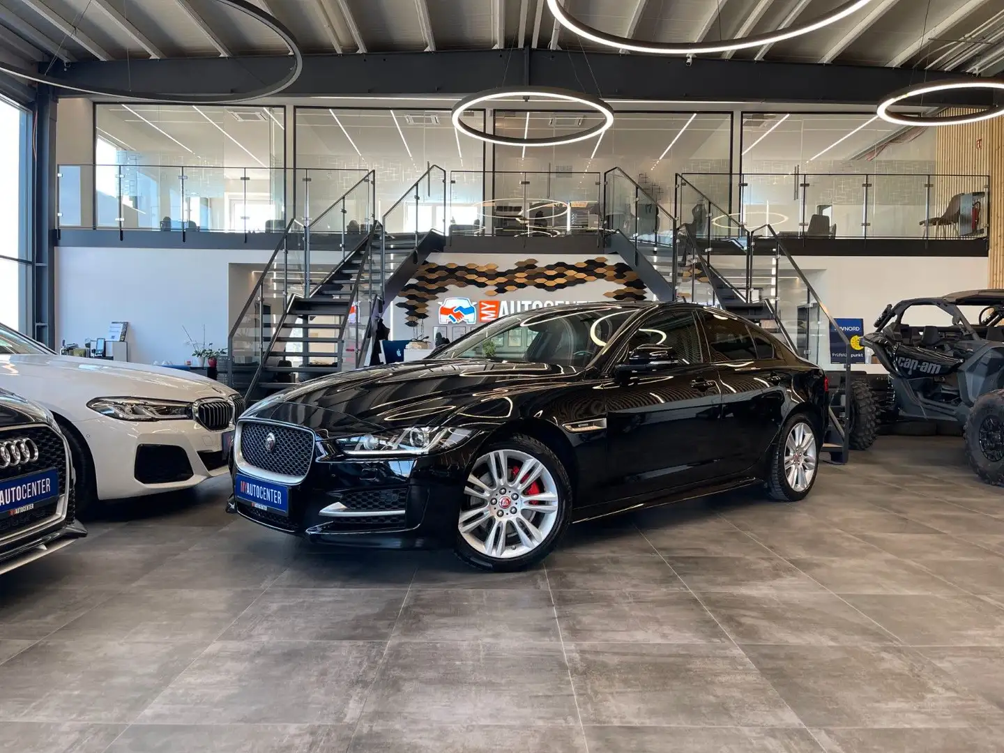 Jaguar XE R-Sport *BI-XENON*KAM*NAVI*TOUCH*LED* Schwarz - 1