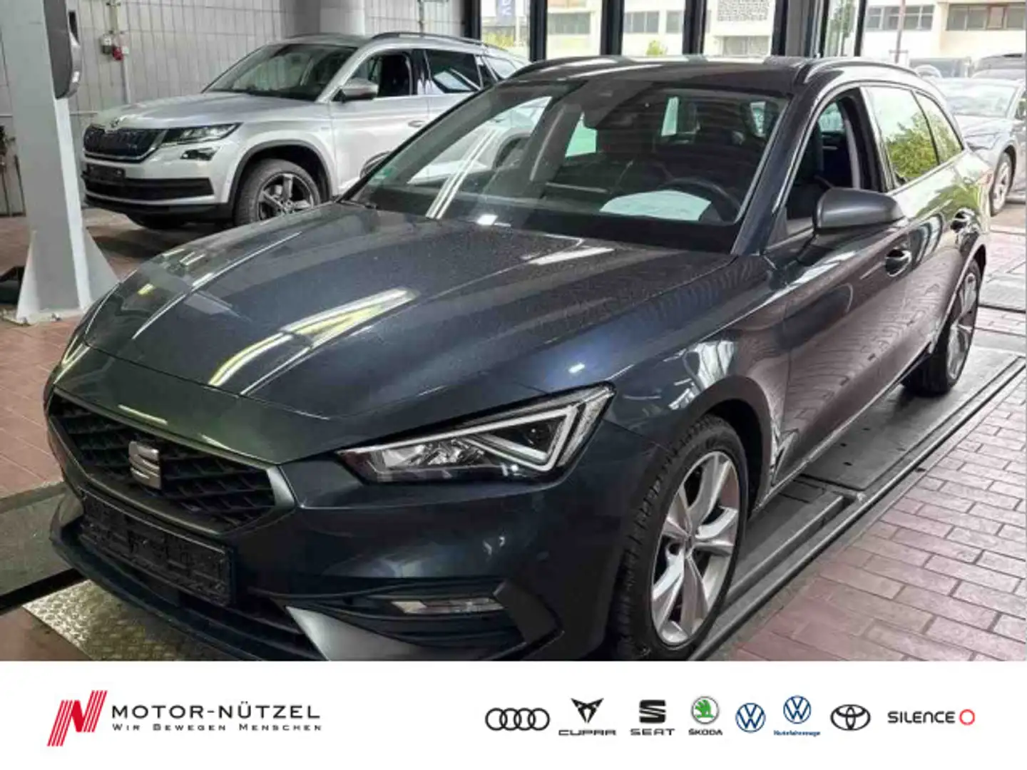 SEAT Leon ST 2.0 TDI DSG FR-LINE LED+NAVI+KAMERA+ACC Grau - 1