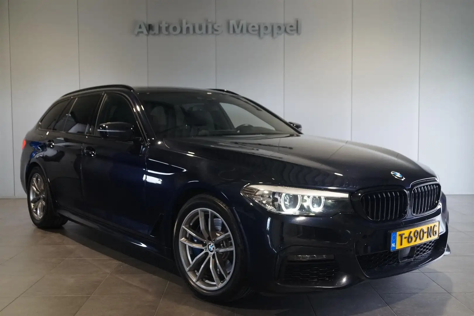 BMW 530 530i Touring Aut. | M pakket | adaptiv. cruise | V Schwarz - 1