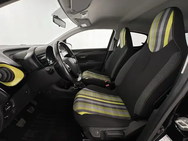 Peugeot 108 view 11