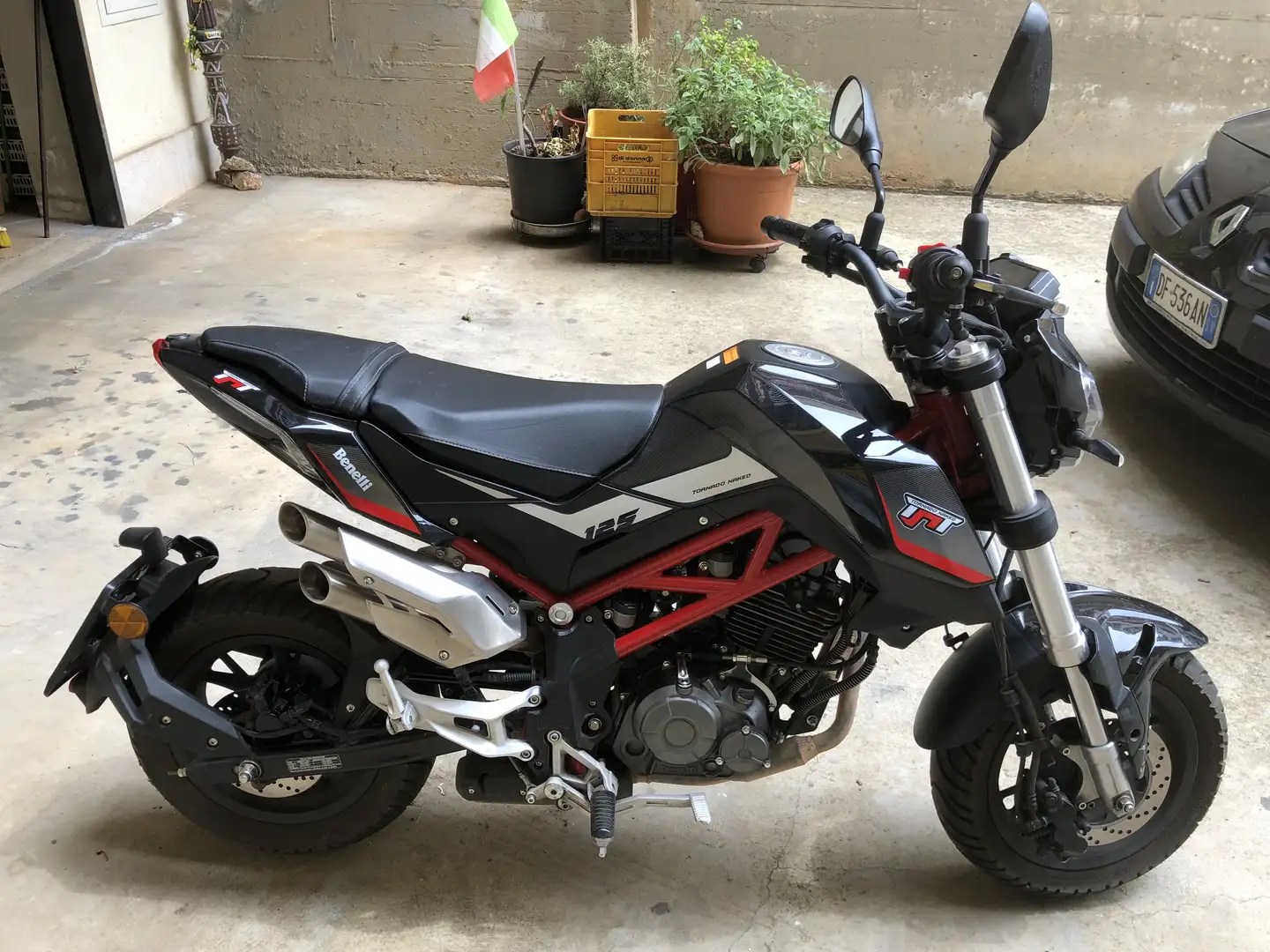 Benelli TNT 125 TNT 125 – 125cc 4T – Euro 5 Rojo - 2