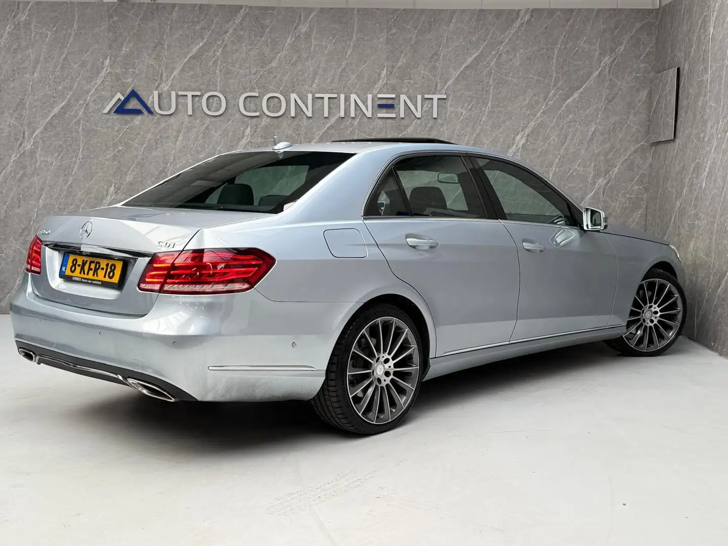 Mercedes-Benz E 350 BlueTEC Avantgarde / NAP / Nette Auto Gris - 2